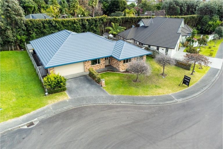 Photo of property in 5 Fairway Oaks Drive, Waikanae Beach, Waikanae, 5036