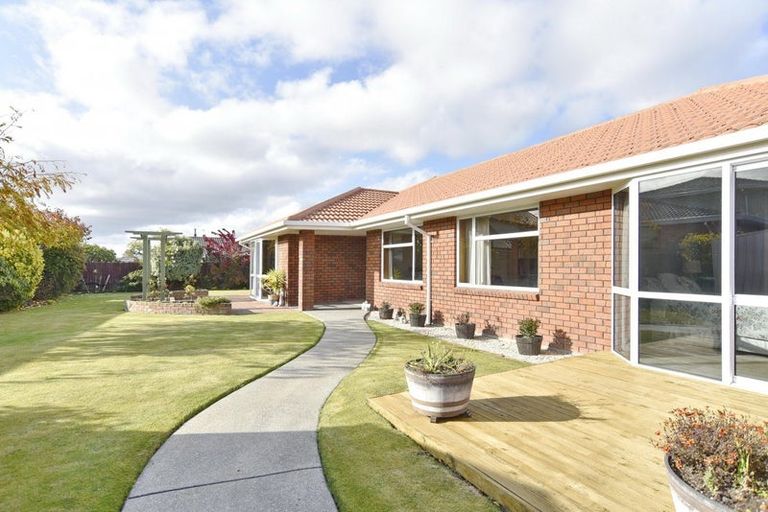 Photo of property in 31 Creese Place, Redwood, Christchurch, 8051
