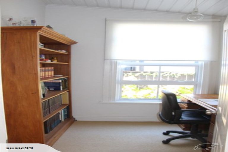 Photo of property in 12 Pendarves Street, New Plymouth, 4310