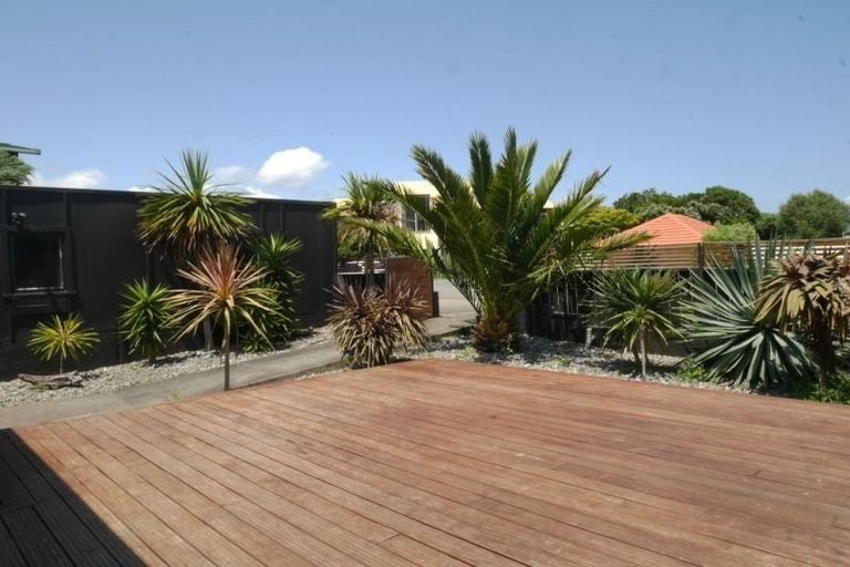 Photo of property in 1 Toru Road, Paraparaumu Beach, Paraparaumu, 5032