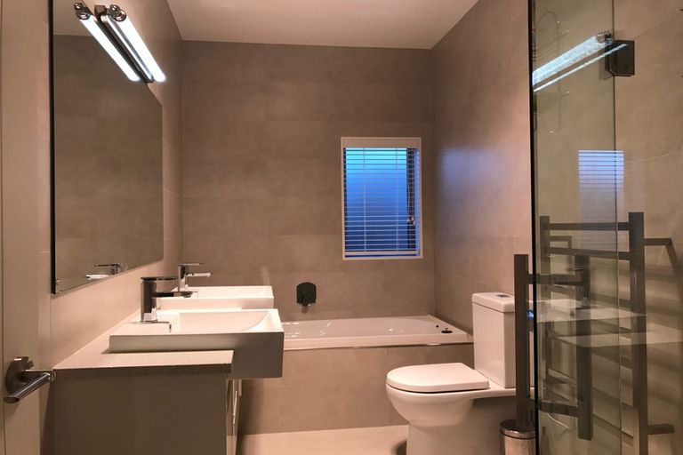 Photo of property in 48 Butler Stoney Crescent, Silverdale, 0932