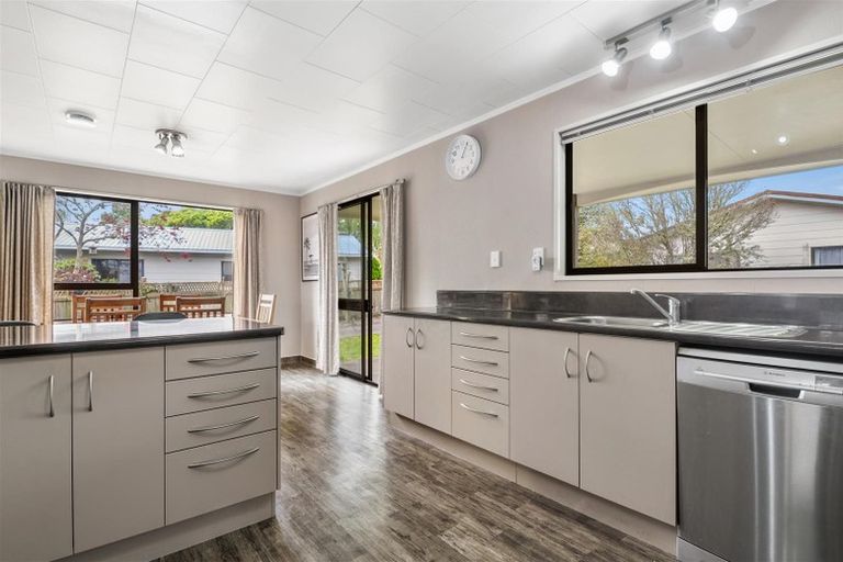 Photo of property in 17 Te Ana Place, Lynmore, Rotorua, 3010