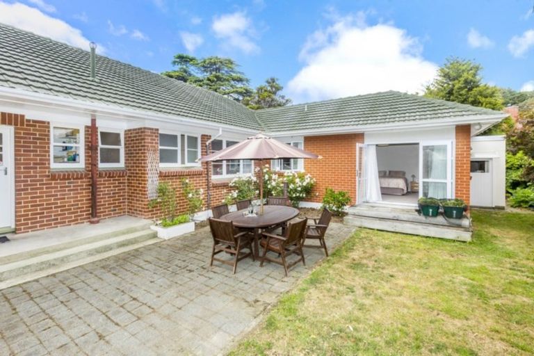 Photo of property in 14 Mangaroa Hill Road, Maoribank, Upper Hutt, 5018