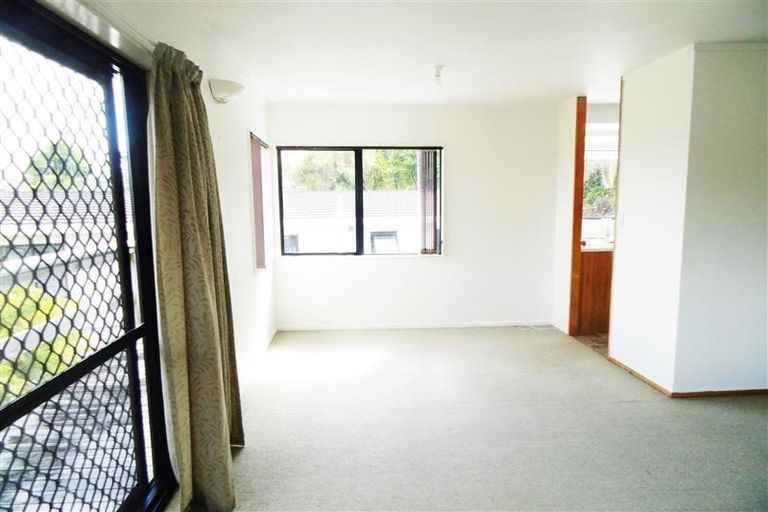 Photo of property in 10 Emery Grove, Bayview, Auckland, 0629