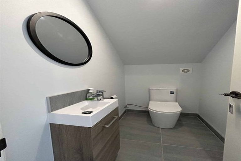 Photo of property in 4 Craigs Way, Hobsonville, Auckland, 0616