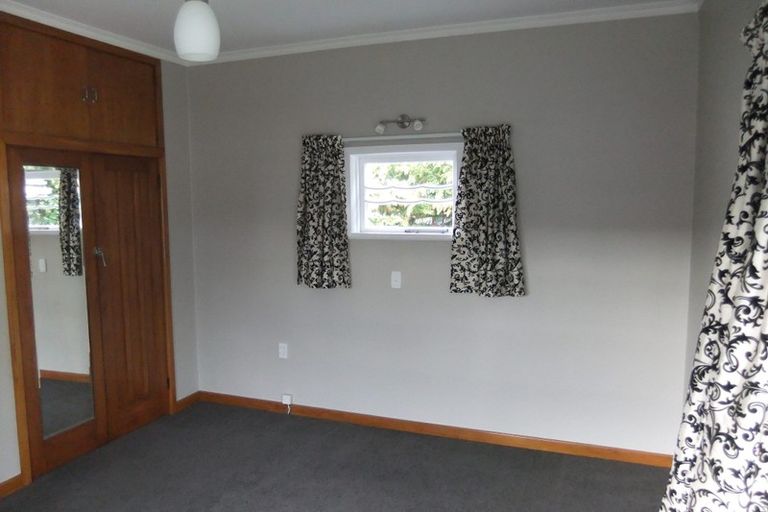 Photo of property in 15 Saint Ronans Avenue, Waterloo, Lower Hutt, 5011