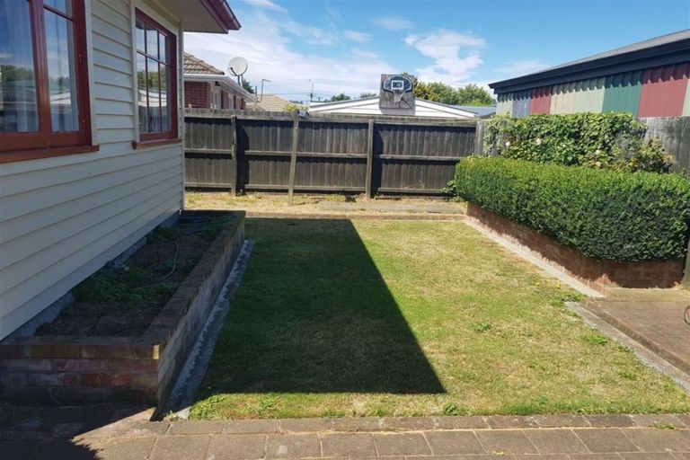 Photo of property in 71 Mahars Road, Mairehau, Christchurch, 8052