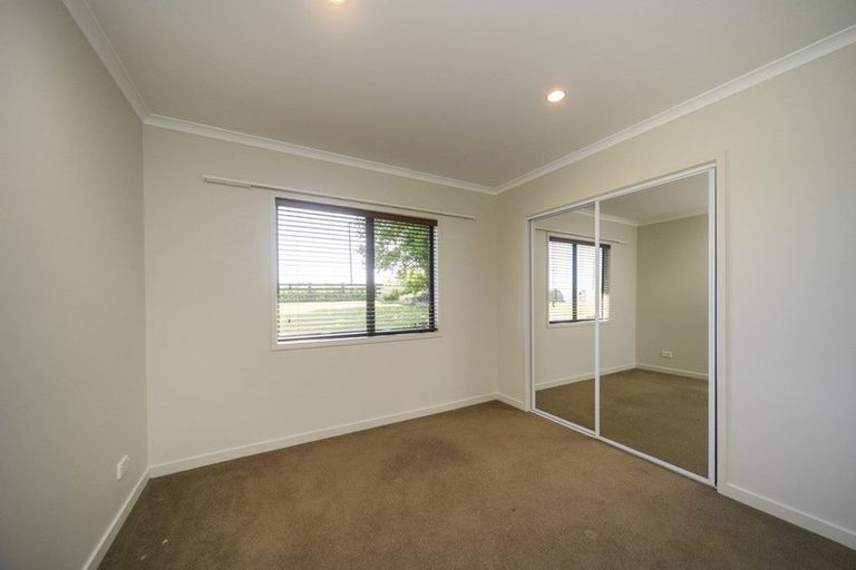 Photo of property in 88 Tokomaru Road East, Tokomaru, Palmerston North, 4474