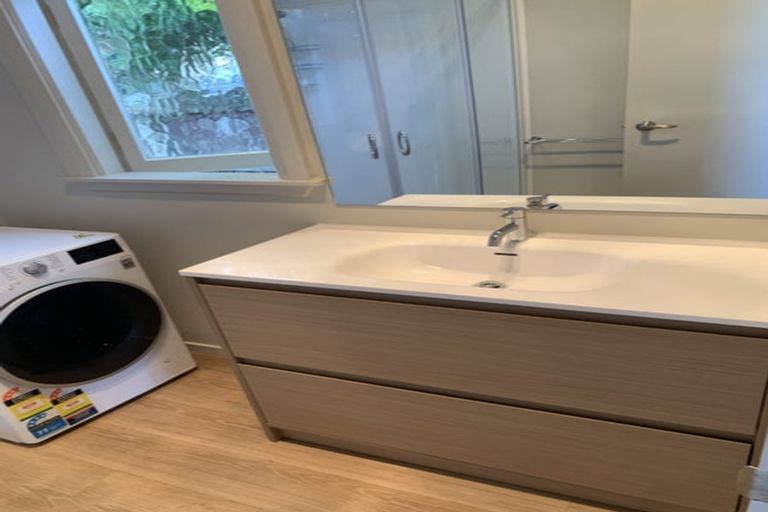 Photo of property in 37 Lyndon Street, Riccarton, Christchurch, 8041