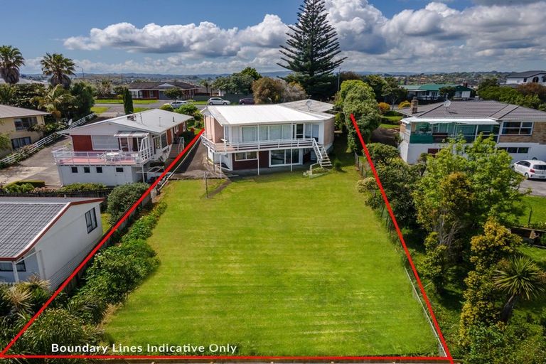 Photo of property in 105 Bradbury Road, Botany Downs, Auckland, 2010