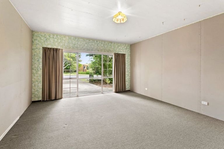 Photo of property in 6 Magnolia Drive, Westown, New Plymouth, 4310