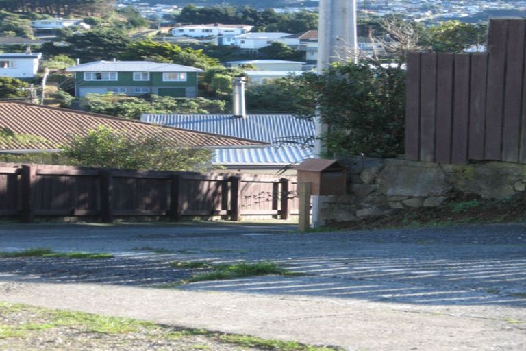 Photo of property in 48 Black Rock Road, Newlands, Wellington, 6037