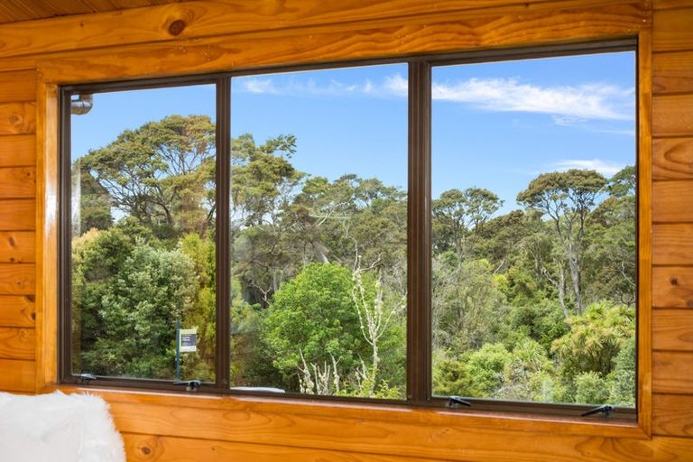 Photo of property in 8 Chardon Place, Henderson, Auckland, 0612