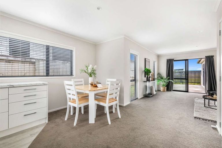 Photo of property in 34 Marion Crescent, Papamoa Beach, Papamoa, 3118