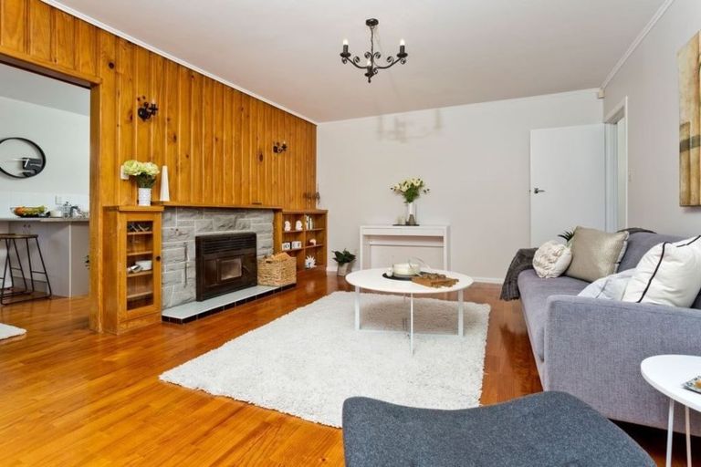 Photo of property in 2/52 Verran Road, Birkdale, Auckland, 0626