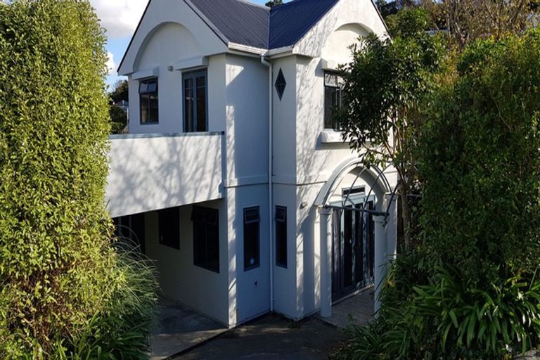 Photo of property in 152a Newlands Road, Newlands, Wellington, 6037