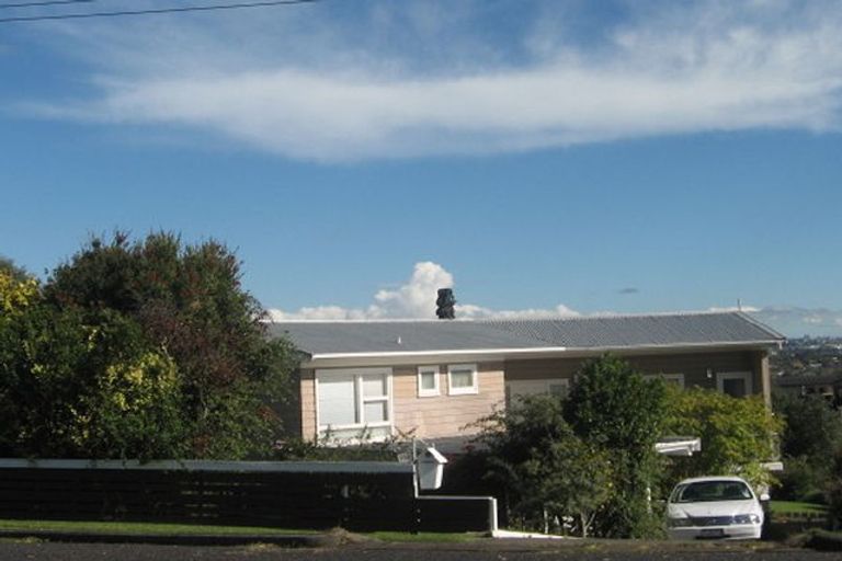 Photo of property in 105 Bradbury Road, Botany Downs, Auckland, 2010