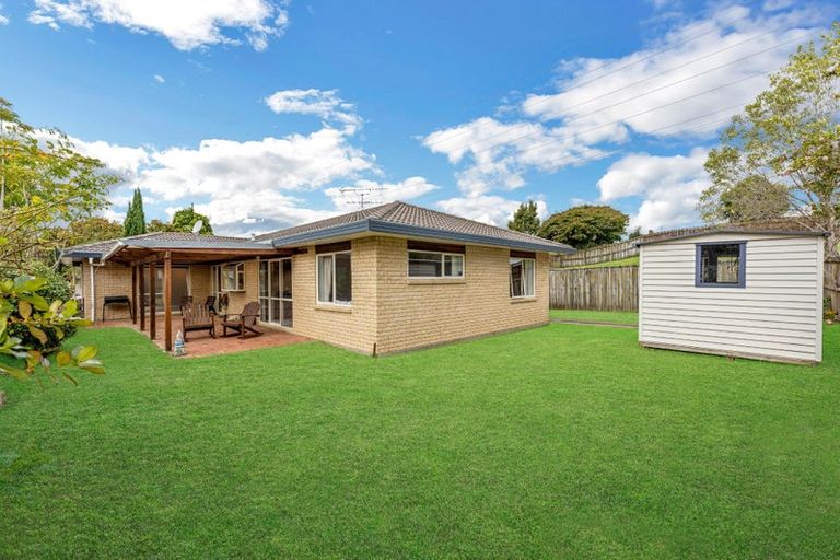 Photo of property in 8 Vanderbilt Parade, Albany, Auckland, 0632