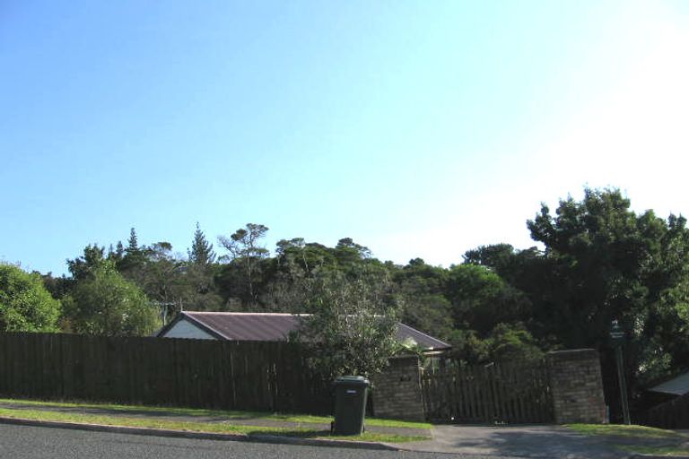 Photo of property in 91 John Downs Drive, Browns Bay, Auckland, 0630