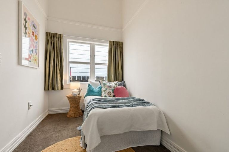 Photo of property in 170 Tasman Street, Mount Cook, Wellington, 6021