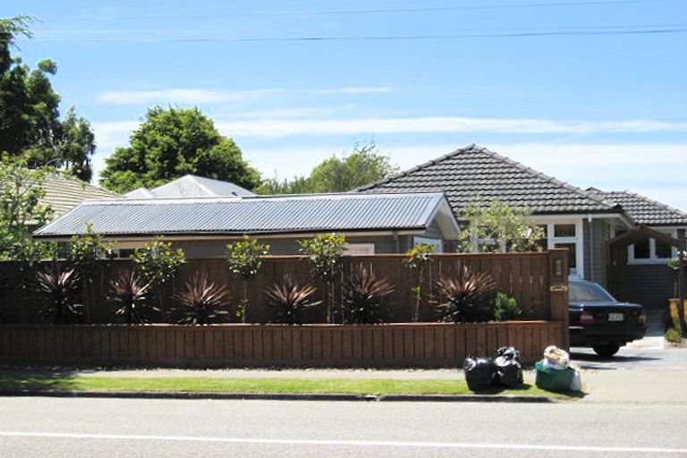 Photo of property in 194 Avonhead Road, Avonhead, Christchurch, 8042