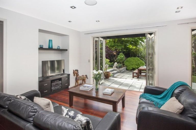 Photo of property in 42a Gleneagles Terrace, Ilam, Christchurch, 8053