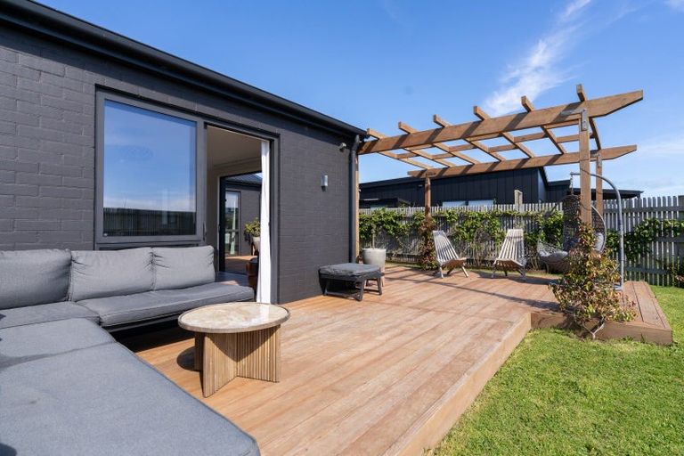 Photo of property in 16 Tunarau Street, Raglan, 3225