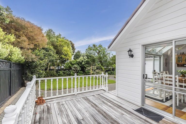 Photo of property in 9 Burnham Street, Seatoun, Wellington, 6022