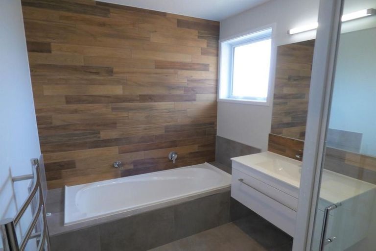 Photo of property in 38 Walter Lawry Road, Paerata, Pukekohe, 2124