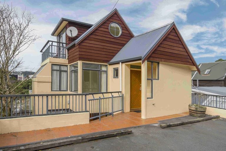 Photo of property in 14a Barton Terrace, Thorndon, Wellington, 6011