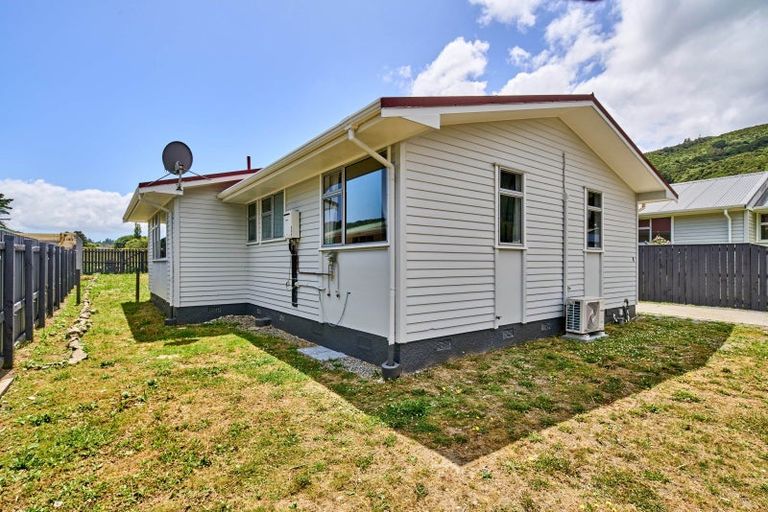 Photo of property in 8 Orewa Grove, Wainuiomata, Lower Hutt, 5014