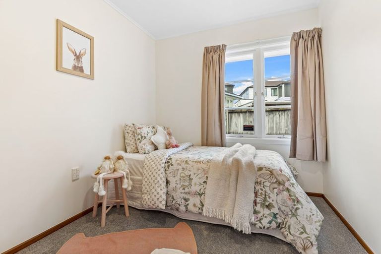 Photo of property in 40 Vodanovich Road, Te Atatu South, Auckland, 0610