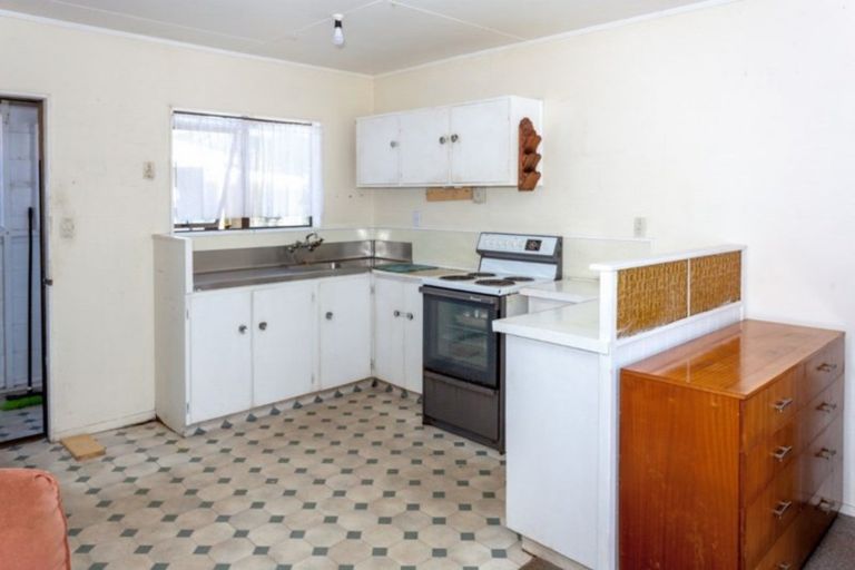 Photo of property in 122a Mayfair Avenue, Whangamata, 3620