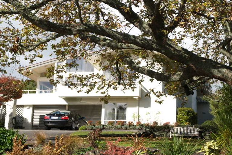 Photo of property in 11 Island View Terrace, Cockle Bay, Auckland, 2014