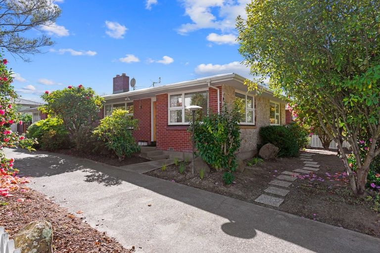 Photo of property in 1/6 Pulford Place, Ilam, Christchurch, 8041