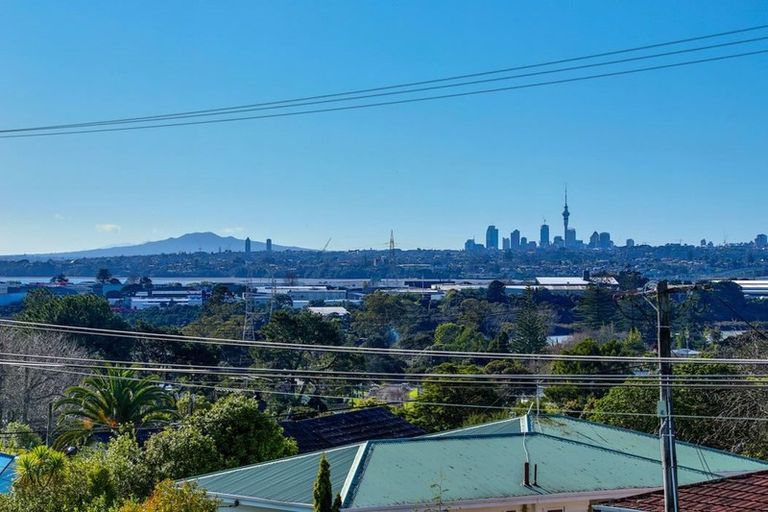 Photo of property in 52a Tirimoana Road, Te Atatu South, Auckland, 0602