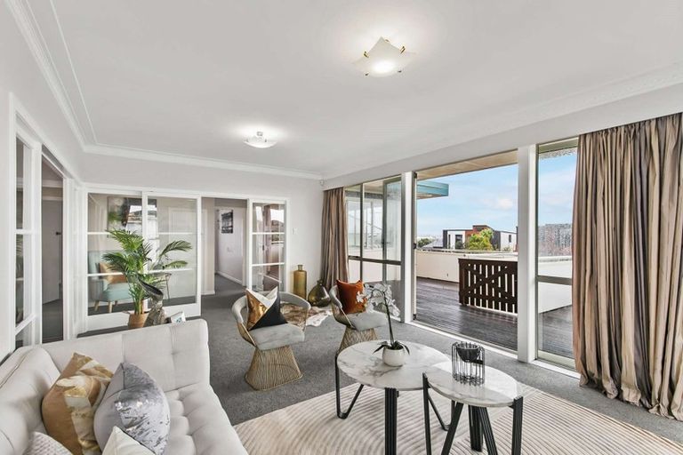 Photo of property in 32 Lewis Road, Pakuranga, Auckland, 2010