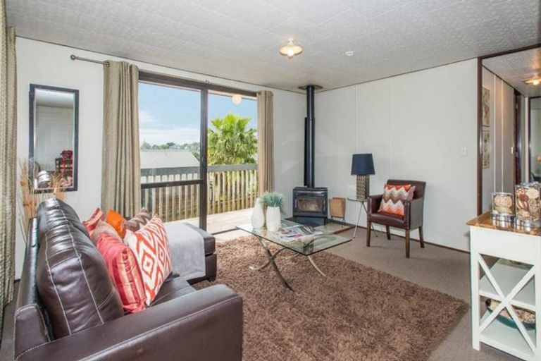 Photo of property in 1/233 Glengarry Road, Glen Eden, Auckland, 0602