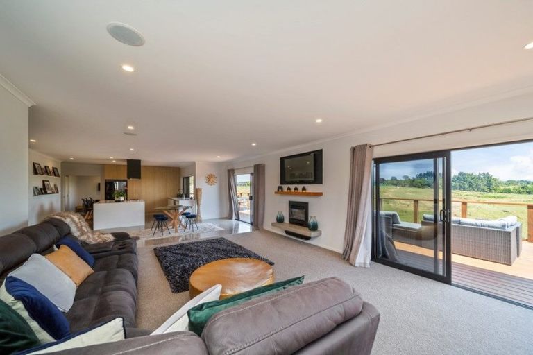 Photo of property in 5a Tupuhi Place, Highlands Park, New Plymouth, 4312