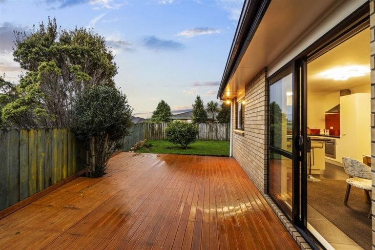 Photo of property in 10 Bokeen Lane, Flat Bush, Auckland, 2019