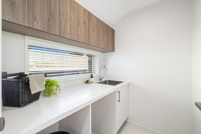 Photo of property in 8b Wychwood Crescent, Bishopdale, Christchurch, 8053