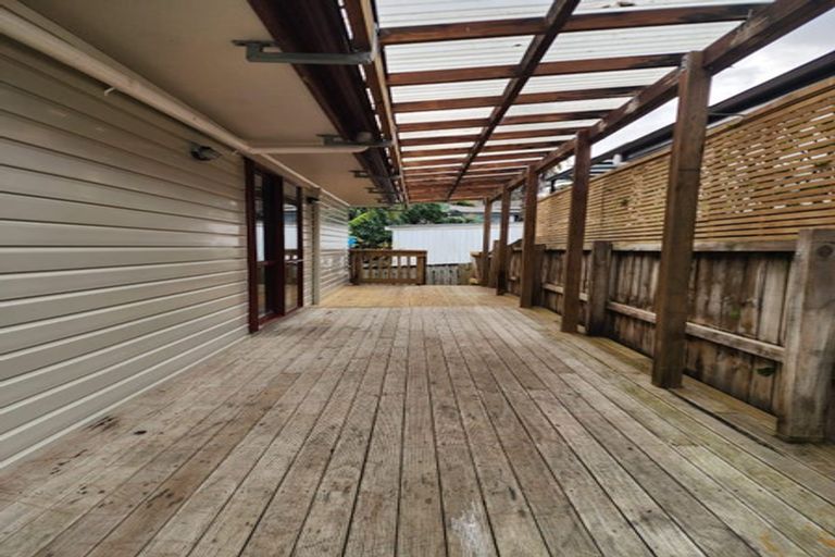 Photo of property in 53c Woodglen Road, Glen Eden, Auckland, 0602