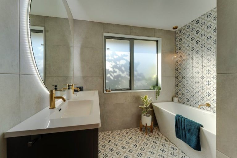 Photo of property in 12 Coleraine Street, Cromwell, 9310