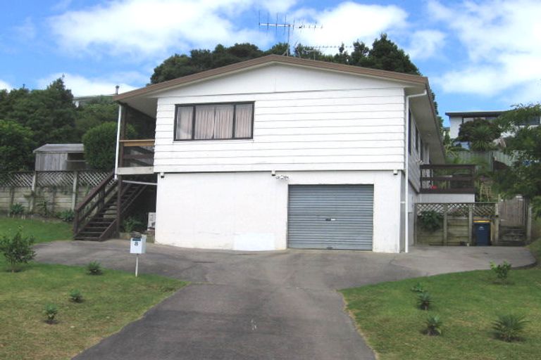 Photo of property in 8 Emery Grove, Bayview, Auckland, 0629