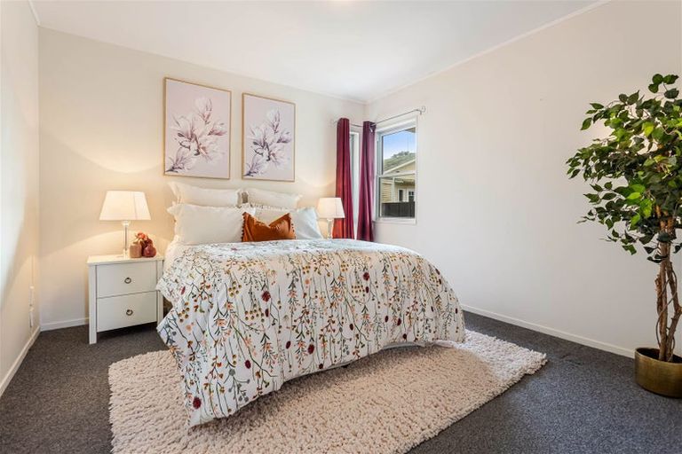 Photo of property in 34a Birdwood Road, Swanson, Auckland, 0612