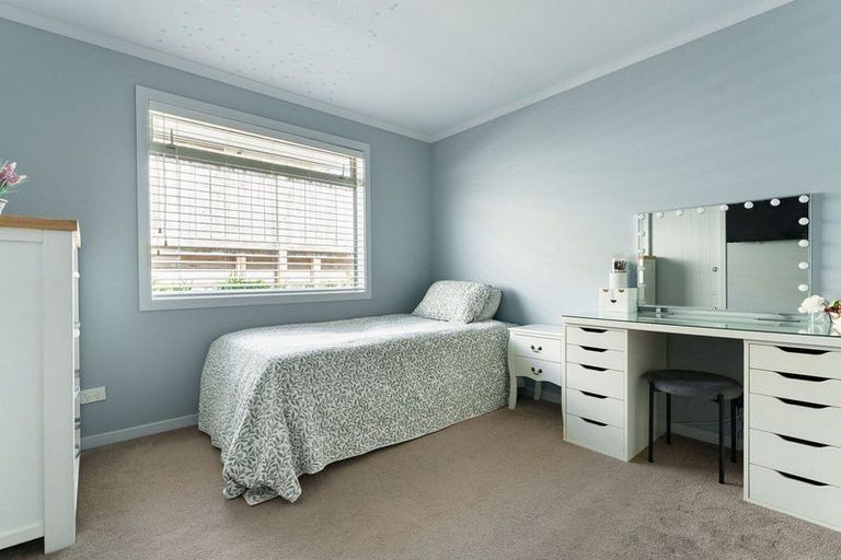 Photo of property in 165 Rowesdale Drive, Ohauiti, Tauranga, 3112