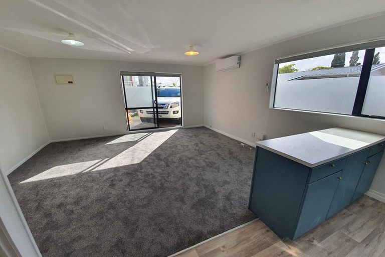 Photo of property in 1/80 Glengarry Road, Glen Eden, Auckland, 0602