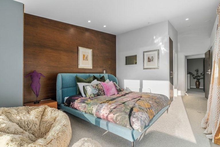 Photo of property in 8b Minaret Ridge, Wanaka, 9305