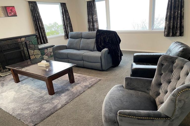 Photo of property in 131 Ruskin Road, Newlands, Wellington, 6037