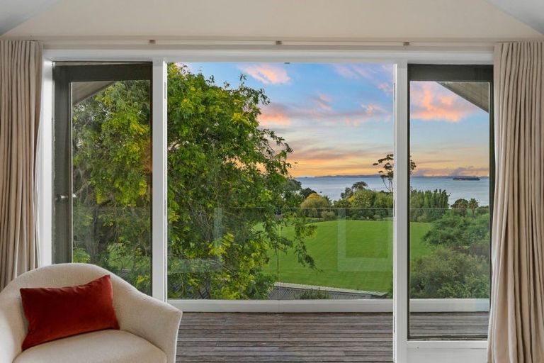 Photo of property in 247 Broomfields Road, Whitford, Howick, 2571